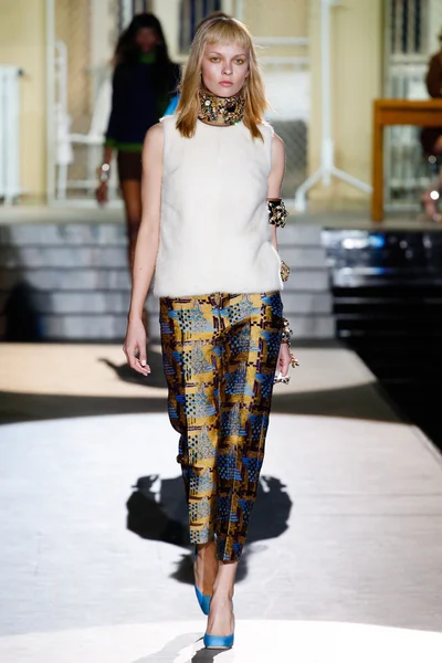 Look 14